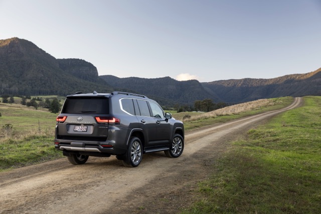 Toyota LandCruiser 300 performance hybrid Sahara ZX rear three-quarter view